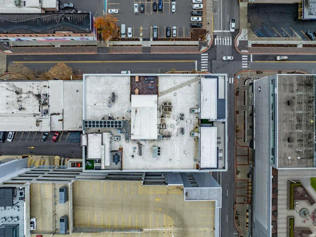 $1,099,990 | 202 West Berry Street, Unit 710, Fort Wayne, IN 46802