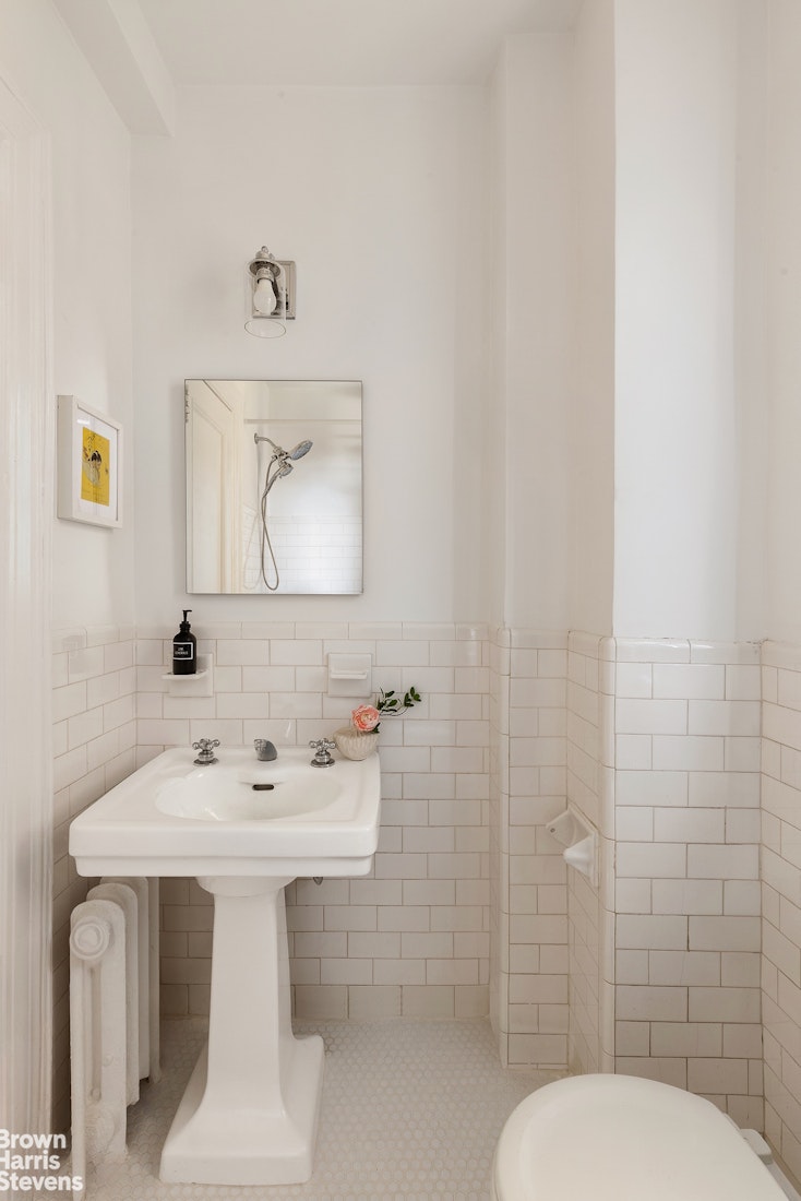 315 West 106th Street, Unit 11C Manhattan, NY 10025 - Photo 18 of 34