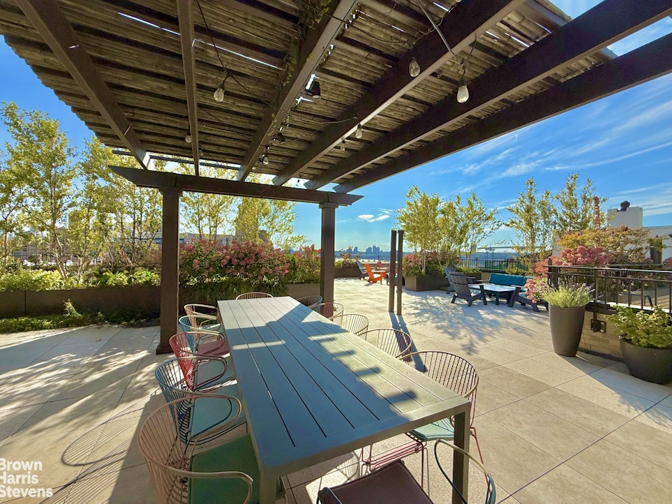 315 West 106th Street, Unit 11C Manhattan, NY 10025 - Photo 25 of 34