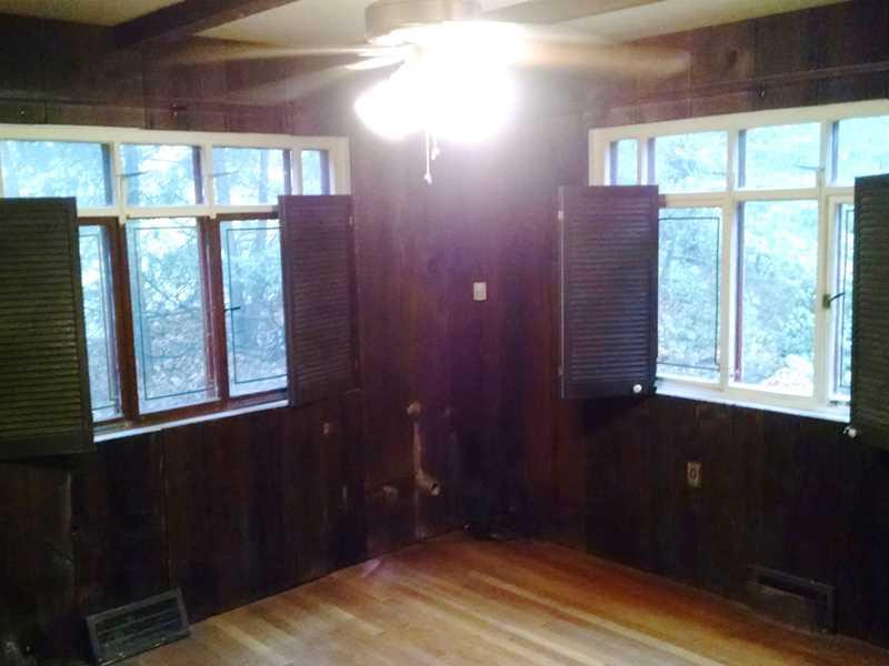 116 Siebert Road Pittsburgh, PA 15237 - Photo 11 of 20 Den.