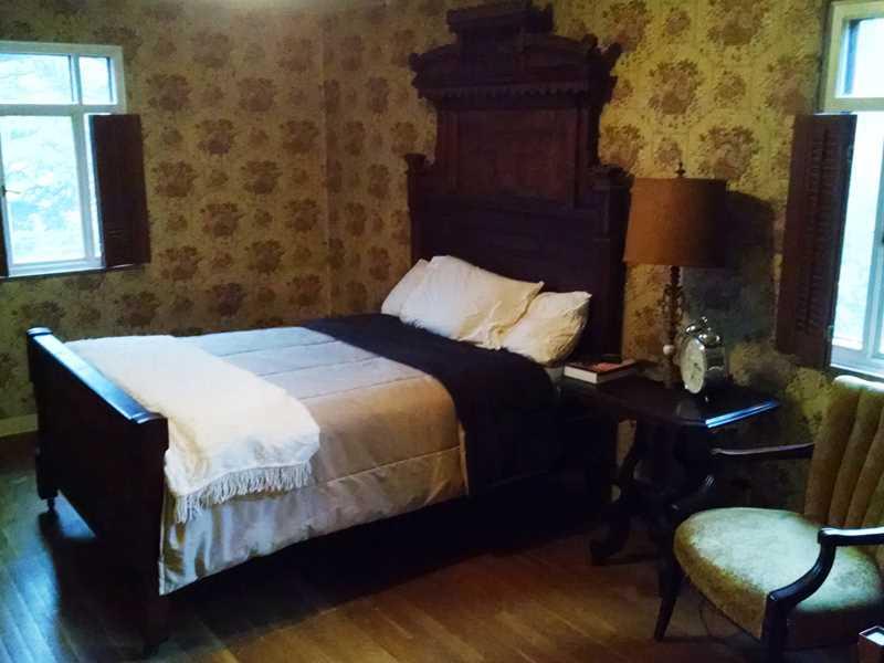 116 Siebert Road Pittsburgh, PA 15237 - Photo 8 of 20 Master Bedroom.