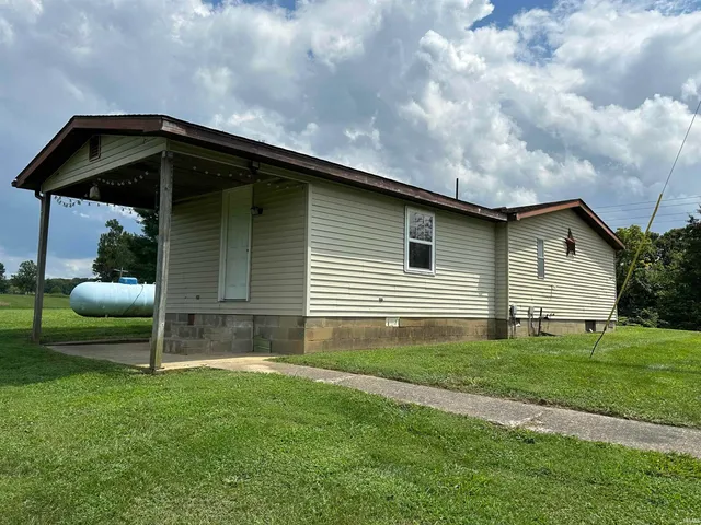 $169,900 | 1419 Starr Lane, Bedford, IN 47421
