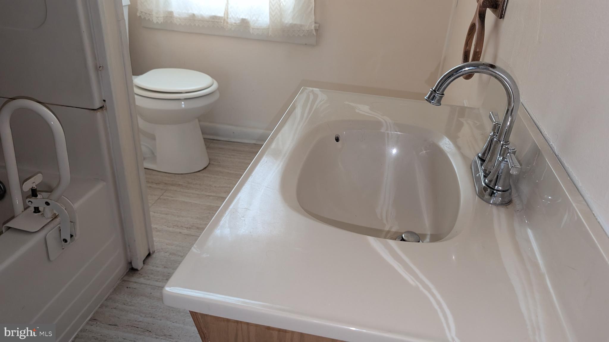 1259 Haverford Road Crum Lynne, PA 19022 - Photo 4 of 9