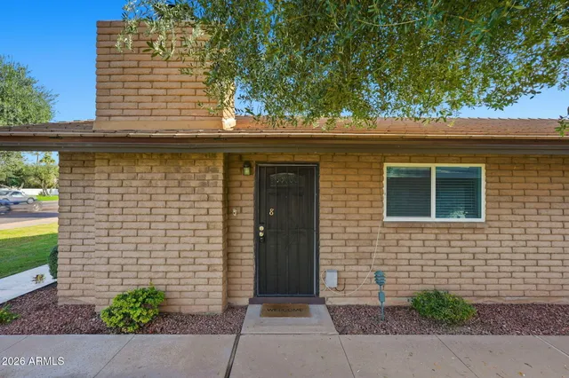 $2,295 | 2015 East Southern Avenue, Unit 8, Tempe, AZ 85282