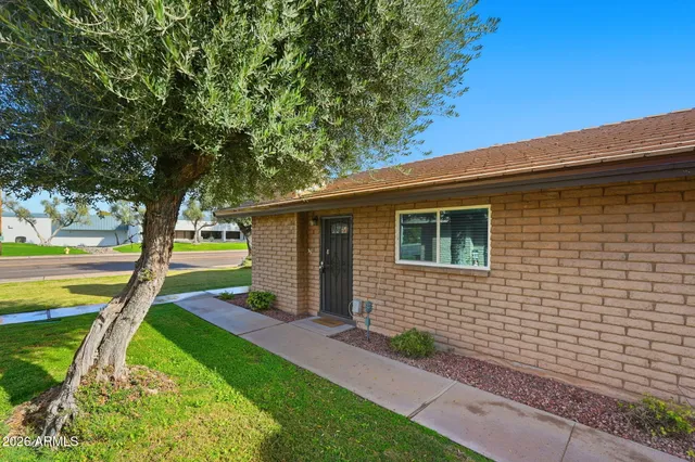$2,295 | 2015 East Southern Avenue, Unit 8, Tempe, AZ 85282