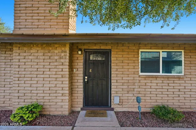 $2,295 | 2015 East Southern Avenue, Unit 8, Tempe, AZ 85282