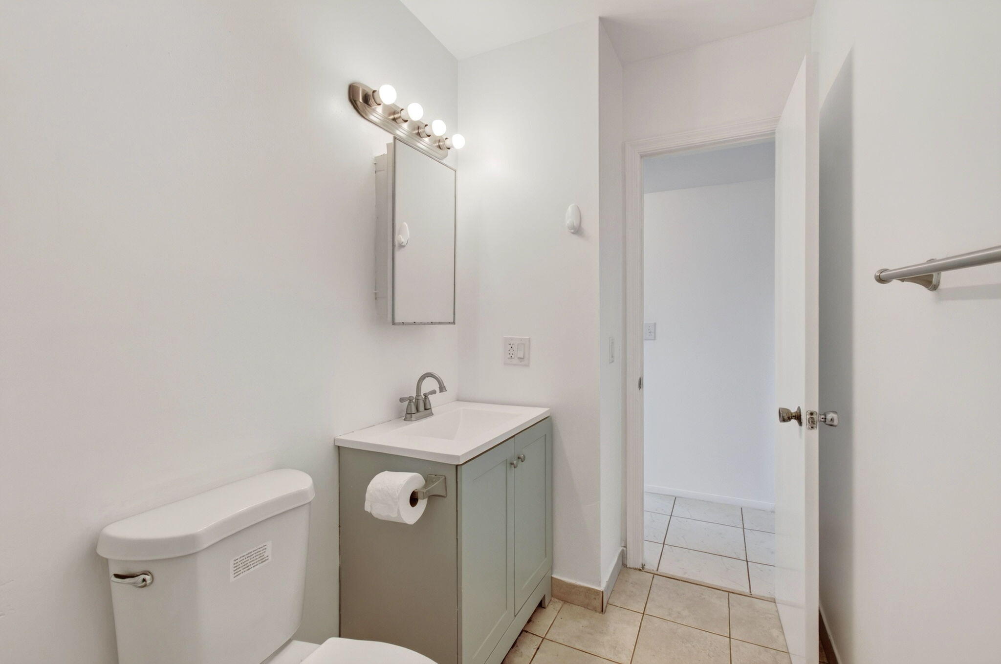500 Southwest 2nd Avenue, Unit 211 Boca Raton, FL 33432 - Photo 19 of 35 Medicine Cabinet