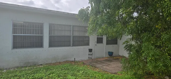 $2,600 | 1605 Southwest 14th Avenue, Boynton Beach, FL 33426