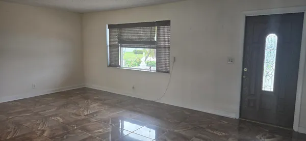 $2,600 | 1605 Southwest 14th Avenue, Boynton Beach, FL 33426