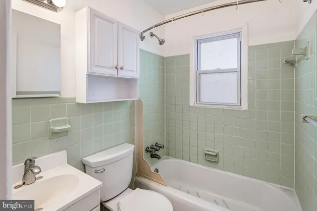 $450,000 | 1916 Willow Lane, Woodbridge, VA 22191