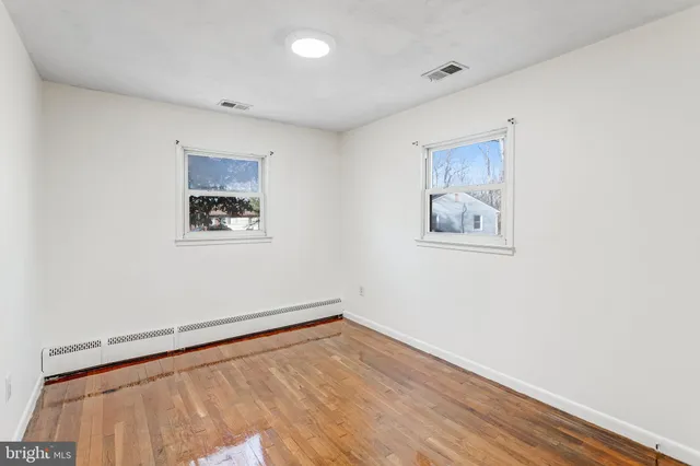 $450,000 | 1916 Willow Lane, Woodbridge, VA 22191