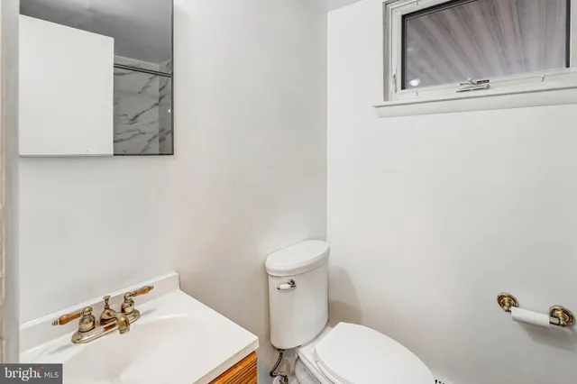 $450,000 | 1916 Willow Lane, Woodbridge, VA 22191