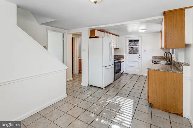 $450,000 | 1916 Willow Lane, Woodbridge, VA 22191