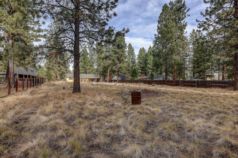 19455 Apache Road Bend, OR 97702 - Photo 17 of 23 19455 Apache Road-18