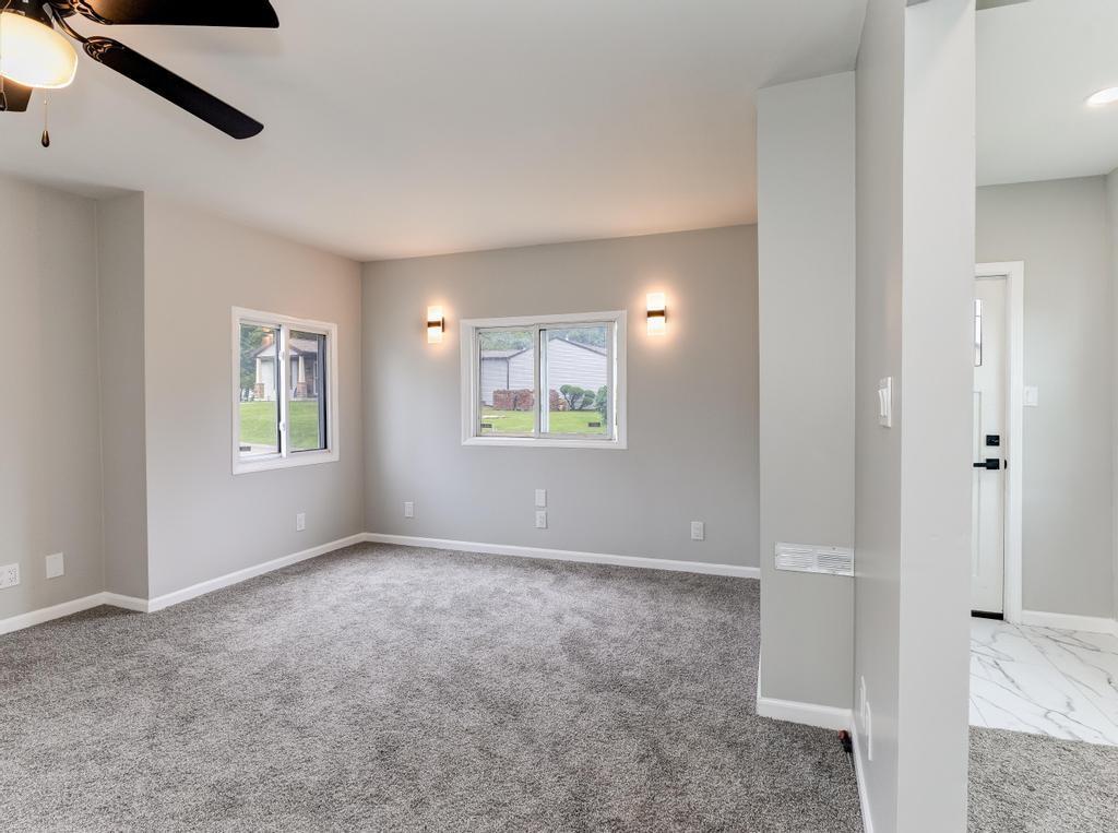 863 Walnut Street Rochester, PA 15074 - Photo 4 of 34 Gallery Image 4