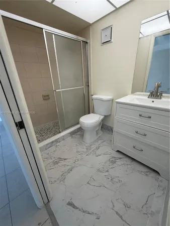 $2,000 | 8600 Southwest 133rd Avenue Road, Unit 422, Miami, FL 33183