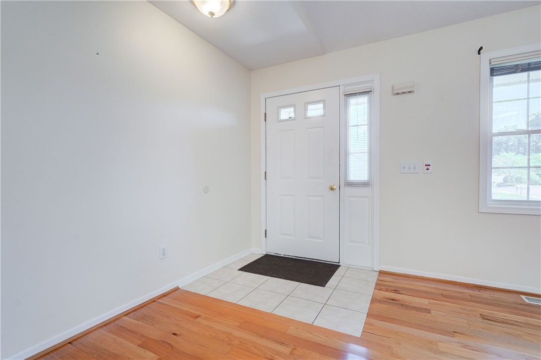 73 Logans Run Greece, NY 14626 - Photo 4 of 42 Gallery Image 4