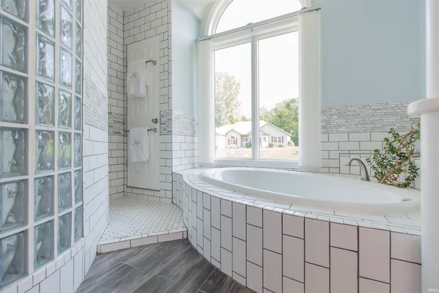 $649,900 | 3607 Oak Ridge Drive, Elkhart, IN 46517