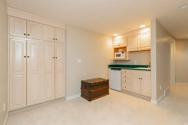 $649,900 | 3607 Oak Ridge Drive, Elkhart, IN 46517