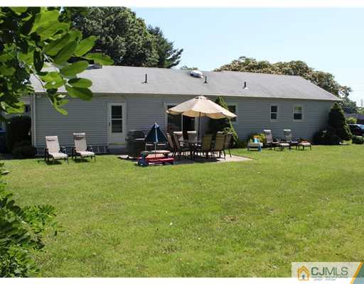 390 Halsey Road North Brunswick, NJ 08902 - Photo 14 of 16 Gallery Image 14