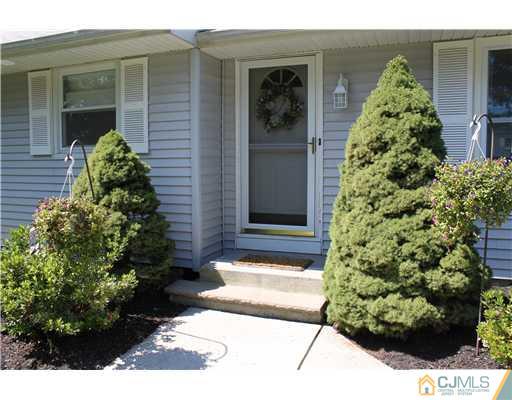 390 Halsey Road North Brunswick, NJ 08902 - Photo 3 of 16 Gallery Image 3