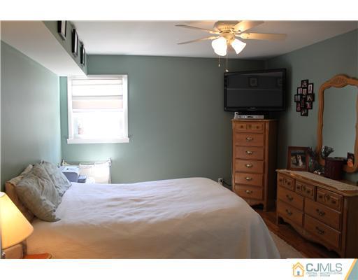 390 Halsey Road North Brunswick, NJ 08902 - Photo 8 of 16 Gallery Image 8