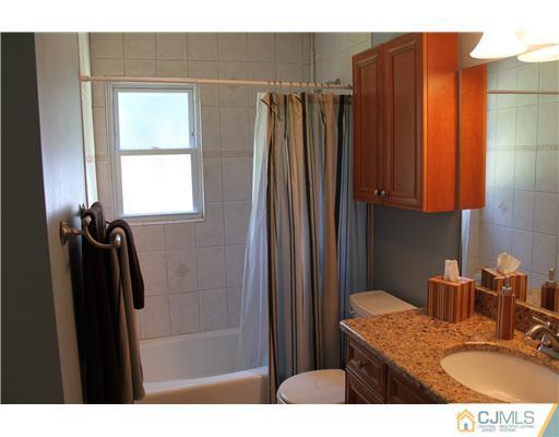 390 Halsey Road North Brunswick, NJ 08902 - Photo 9 of 16 Gallery Image 9