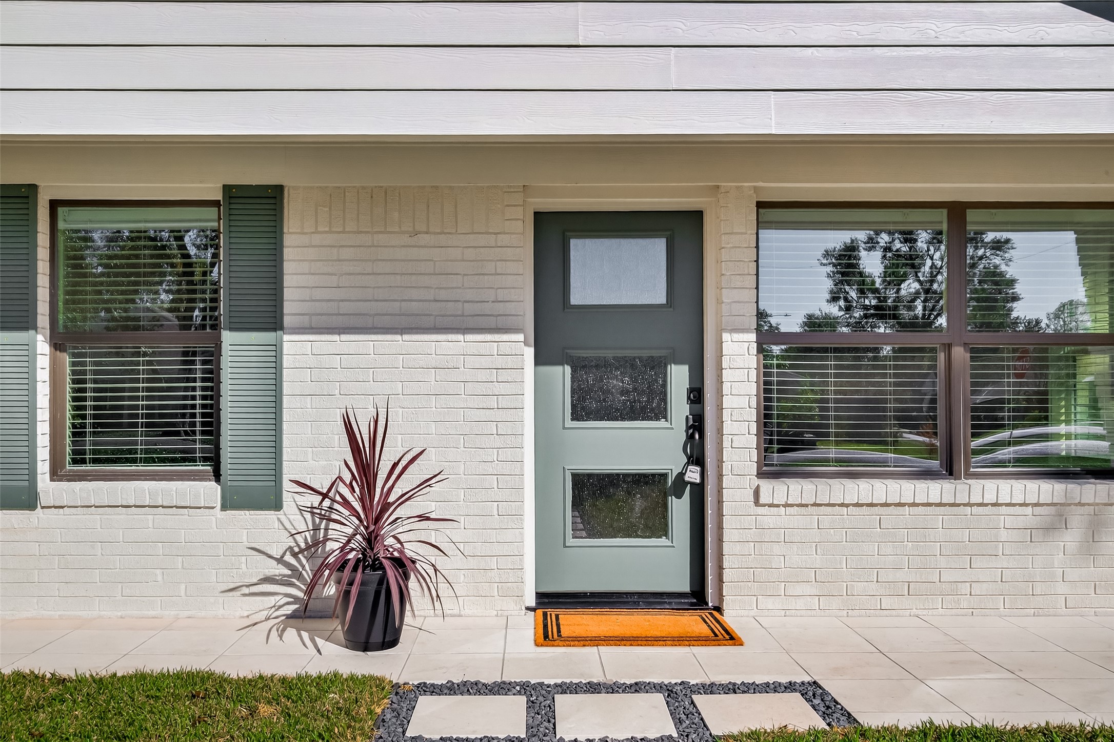 9242 Autauga Street Houston, TX 77080 - Photo 4 of 49 a house view with a outdoor space