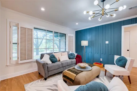 $459,500 | 1922 Elmwood Boulevard, Dallas, TX 75224