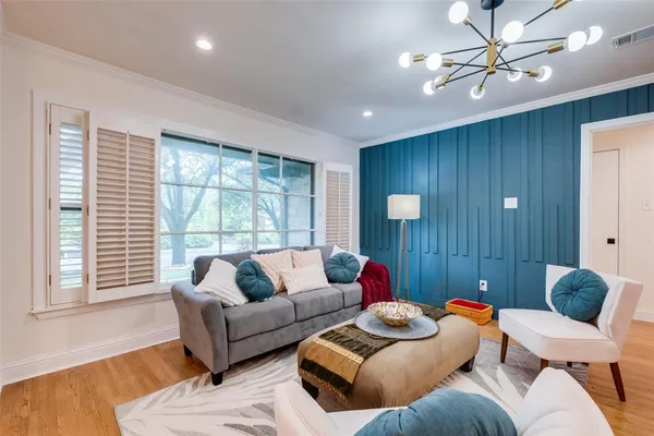 $459,500 | 1922 Elmwood Boulevard, Dallas, TX 75224