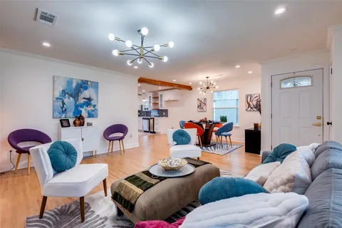 $459,500 | 1922 Elmwood Boulevard, Dallas, TX 75224