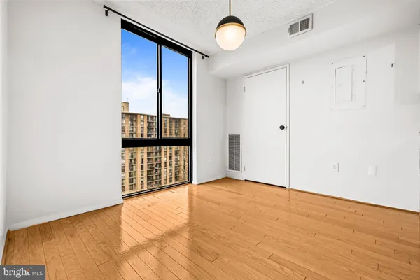 $310,000 | 4500 South Four Mile Run Drive, Unit 910, Arlington, VA 22204