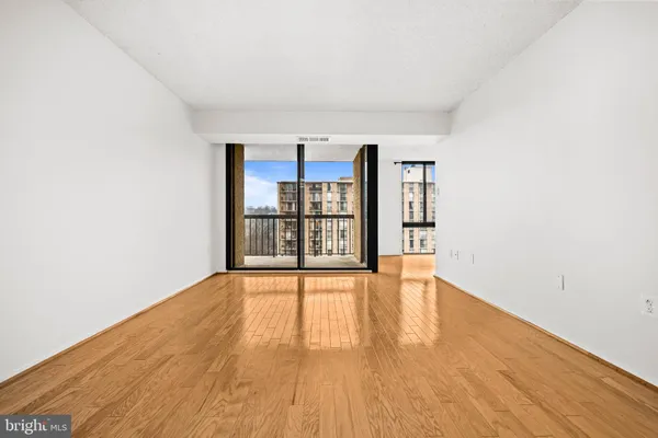 $310,000 | 4500 South Four Mile Run Drive, Unit 910, Arlington, VA 22204