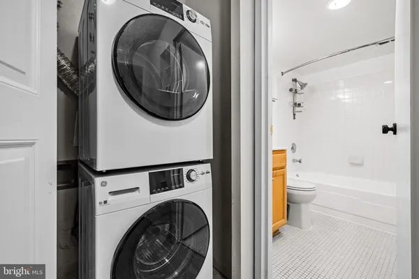 $310,000 | 4500 South Four Mile Run Drive, Unit 910, Arlington, VA 22204