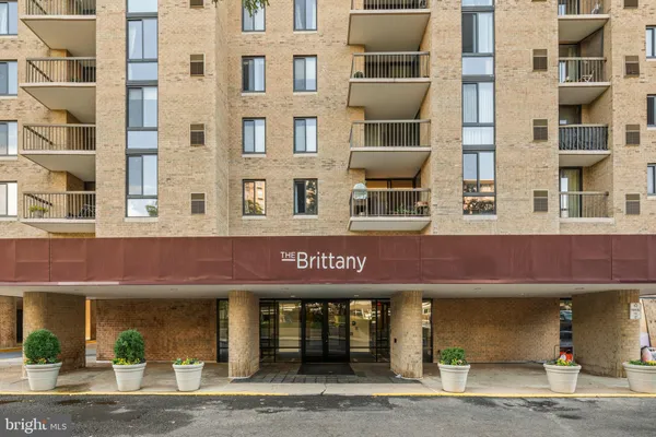 $310,000 | 4500 South Four Mile Run Drive, Unit 910, Arlington, VA 22204