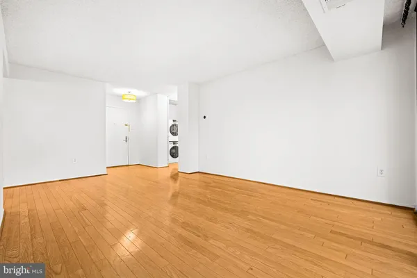 $310,000 | 4500 South Four Mile Run Drive, Unit 910, Arlington, VA 22204