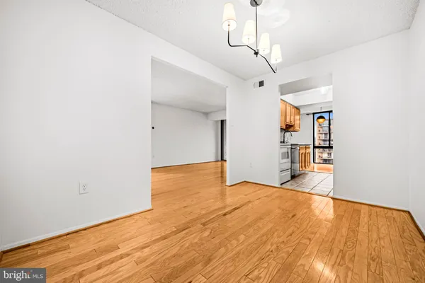 $310,000 | 4500 South Four Mile Run Drive, Unit 910, Arlington, VA 22204