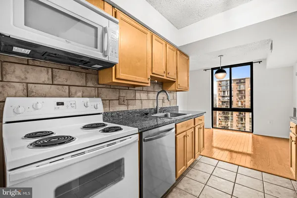 $310,000 | 4500 South Four Mile Run Drive, Unit 910, Arlington, VA 22204