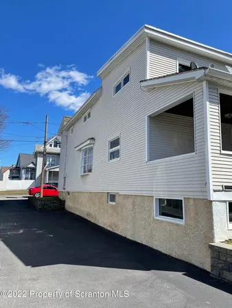 $1,100 | 303 West Drinker Street, Dunmore, PA 18512