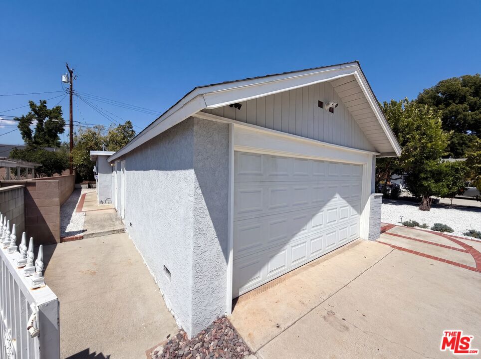 1007 East Citrus Edge Street Azusa, CA 91702 - Photo 24 of 33