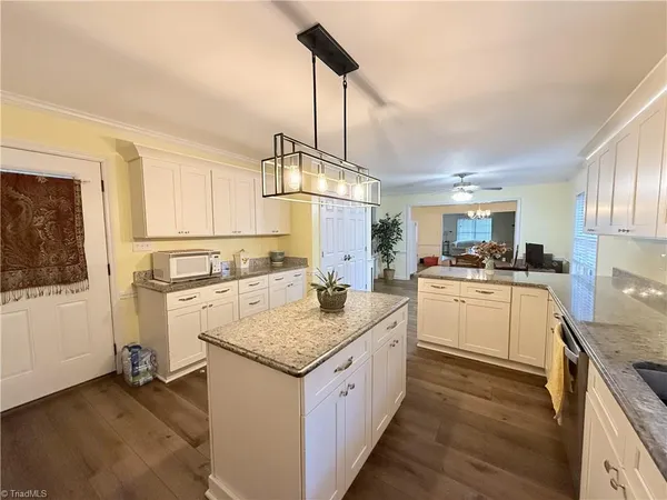 $424,900 | 711 East Sunrise Avenue, Thomasville, NC 27360