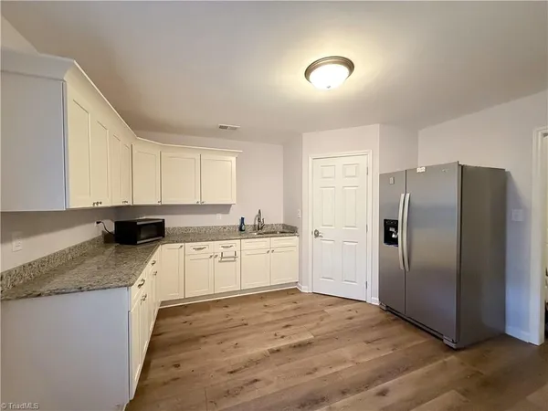 $424,900 | 711 East Sunrise Avenue, Thomasville, NC 27360