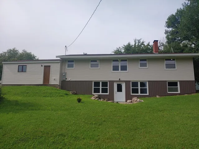 $179,000 | 100 2nd Street Northeast, Hallock, MN 56728