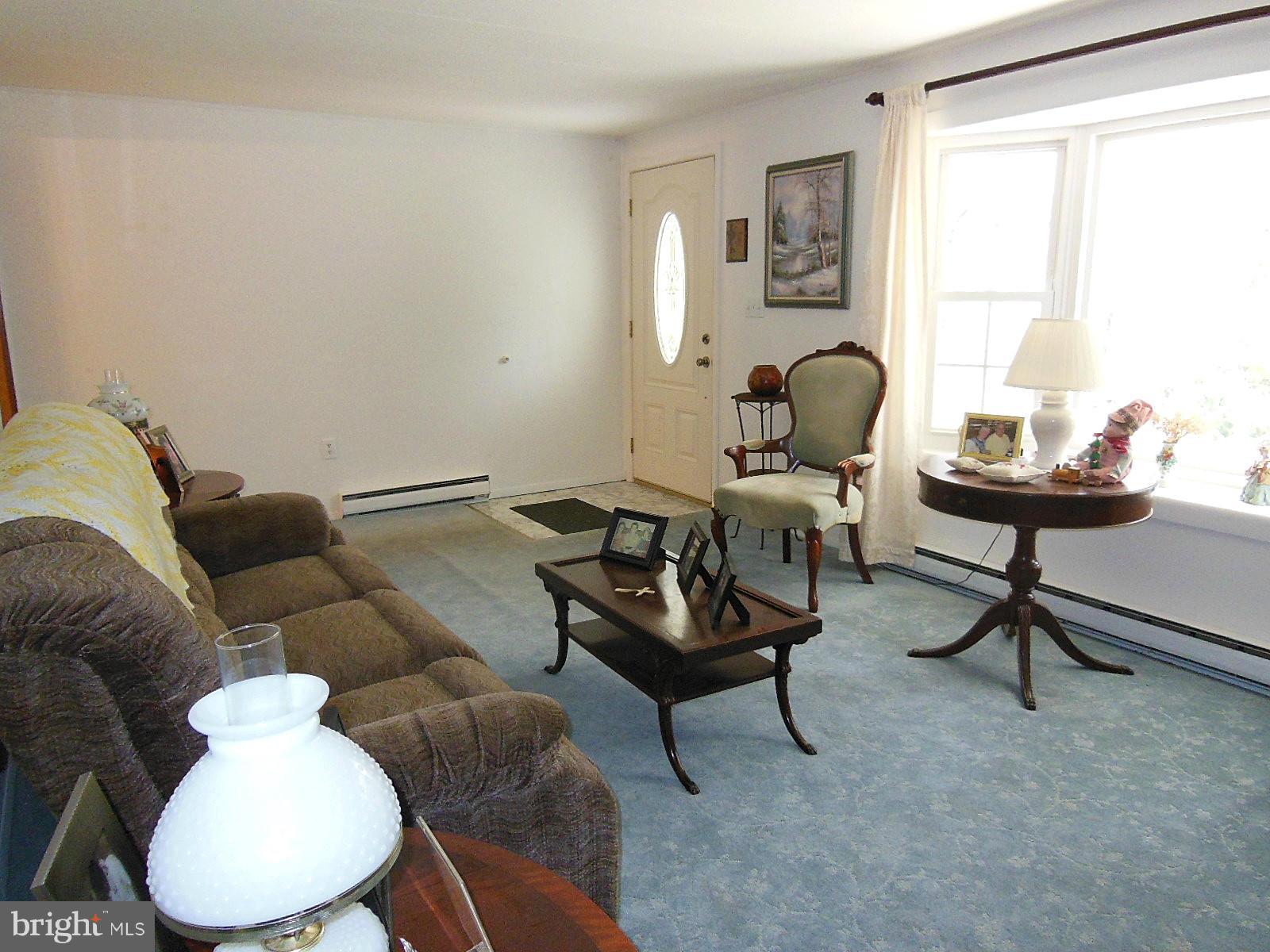 905 Ridge Road Finksburg, MD 21048 - Photo 10 of 30 Living Room