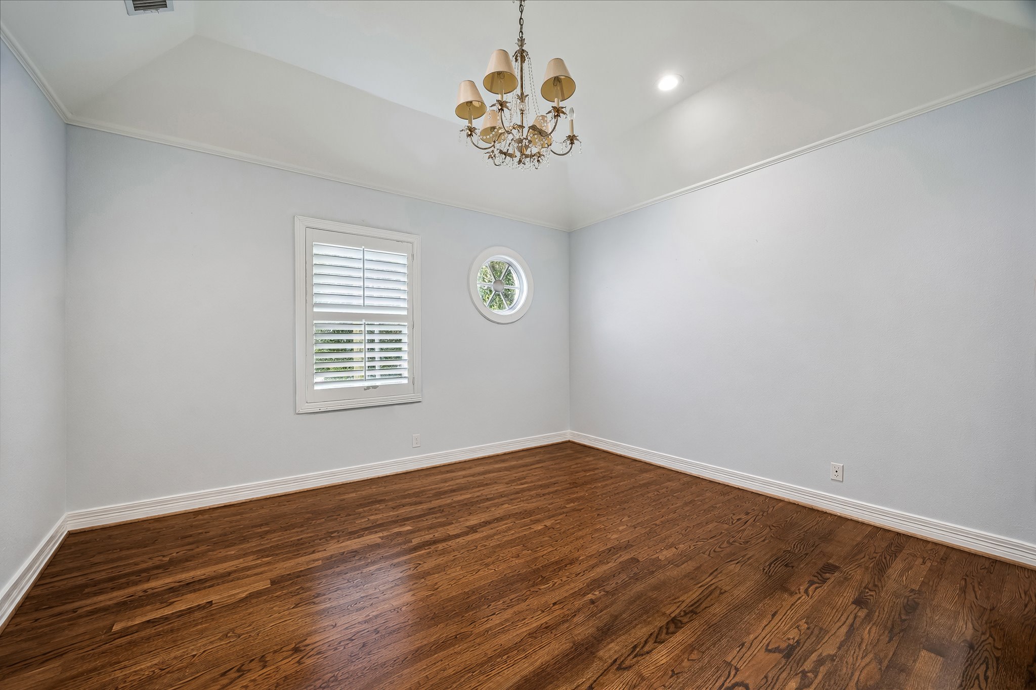 3214 Sunset Boulevard Houston, TX 77005 - Photo 22 of 36 virtually altered image (furniture removal)