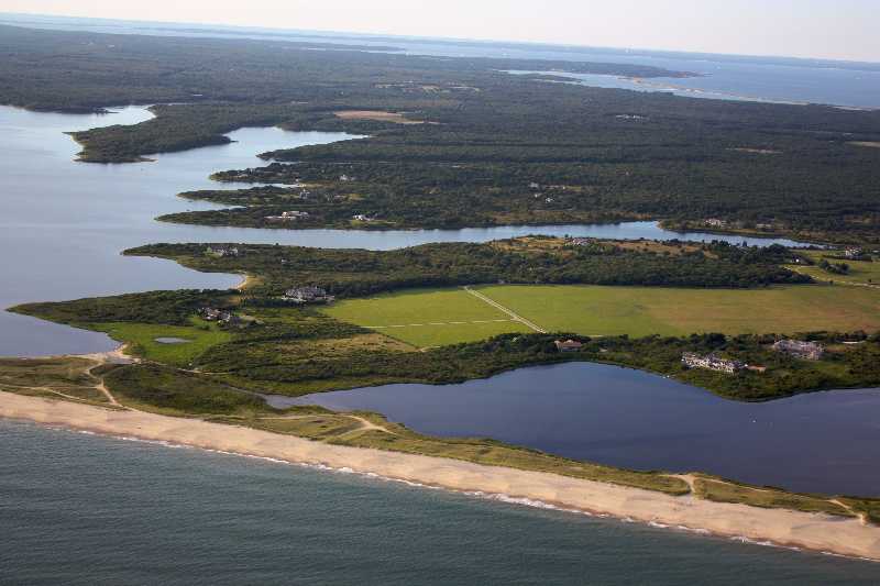 27 Butler's Cove Road Edgartown, MA 02539 - Photo 1 of 1 http://d1qzqeyxiitrap.cloudfront.net/photos/28588/57379534.jpg