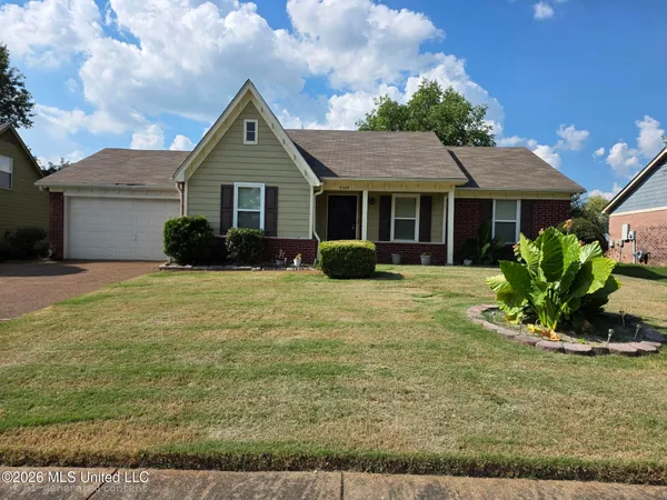 $215,900 | 4364 Shadow Ridge Drive, Horn Lake, MS 38637