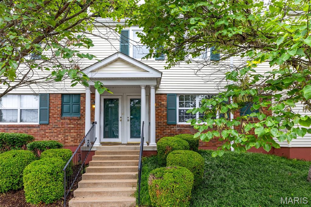 8929 Cardinal Terrace St. Louis, MO 63144 - Photo 2 of 43