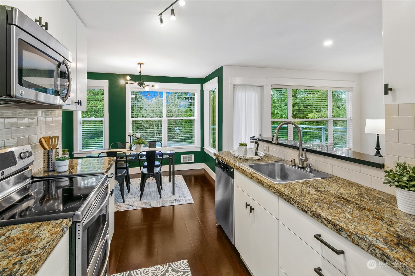 23015 Edmonds Way, Unit A305 Edmonds, WA 98020 - Photo 7 of 17 Gallery Image 7