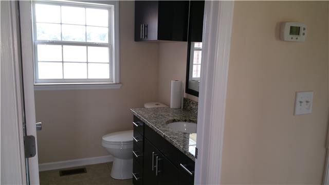 1918 Bluebird Road Lebanon, TN 37087 - Photo 5 of 17 Hall Bath